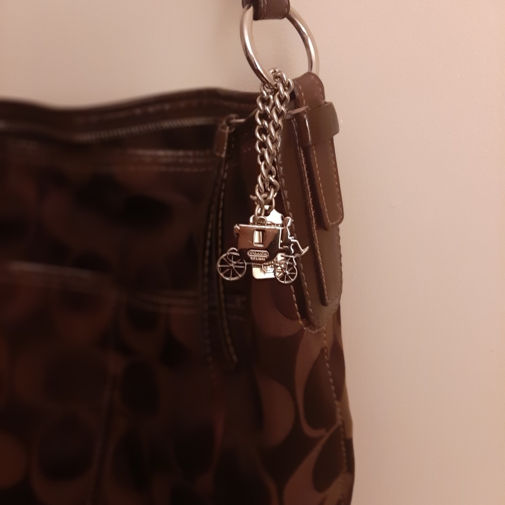 Coach - Picture 2 of 4